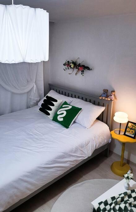 Apartment Cheonho Station 6min #3rooms #familytrip #lotteworld #asanhospital #kspo-dom #lotteworldtower Seoul